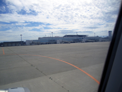 2014年6月28日MU295便到着新潟41.JPG