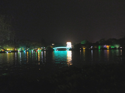 2015.11.榕湖的夜景.JPG
